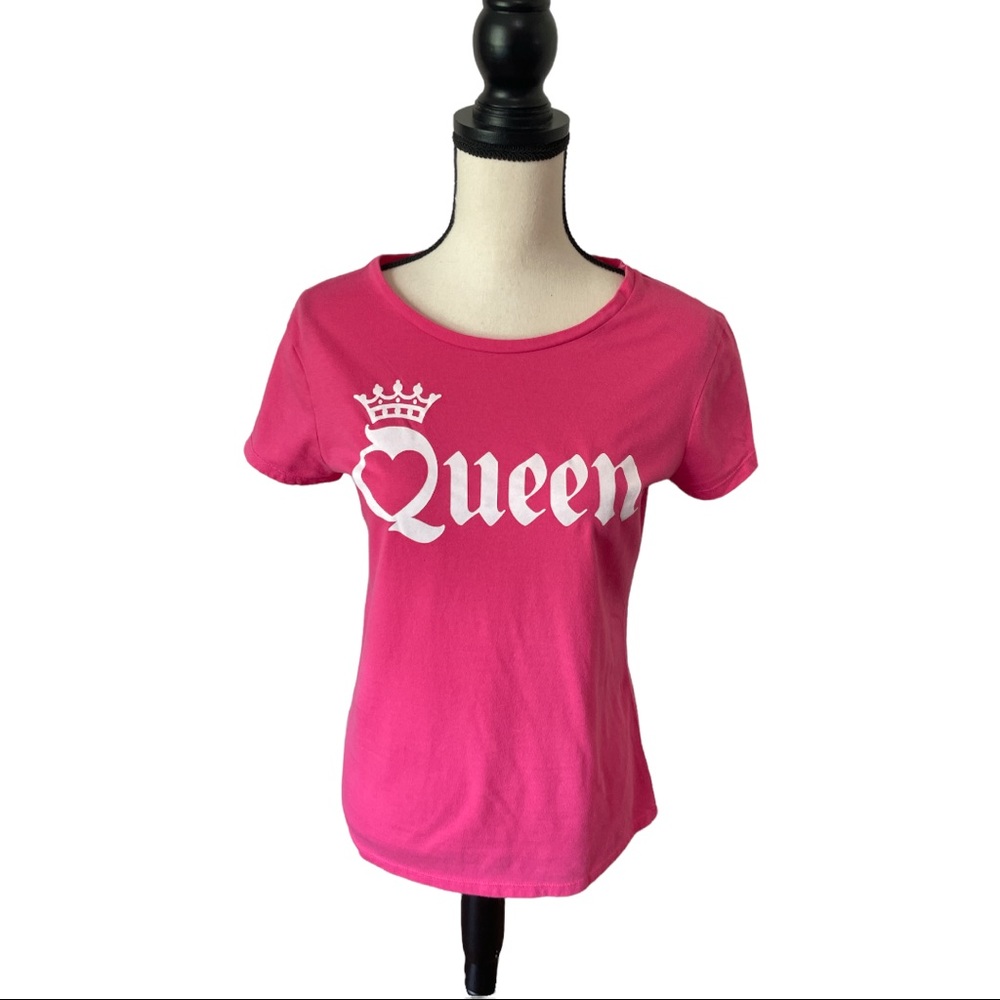 Bobbi Brooks- Hot pink Queen tee shirt. Size Small. Excellent condition!